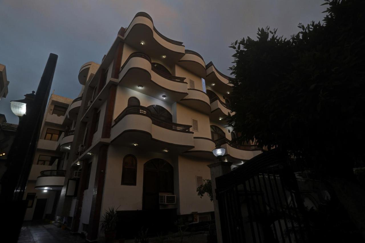 Townhouse The Premier View Near Iskcon Temple Noida酒店 外观 照片