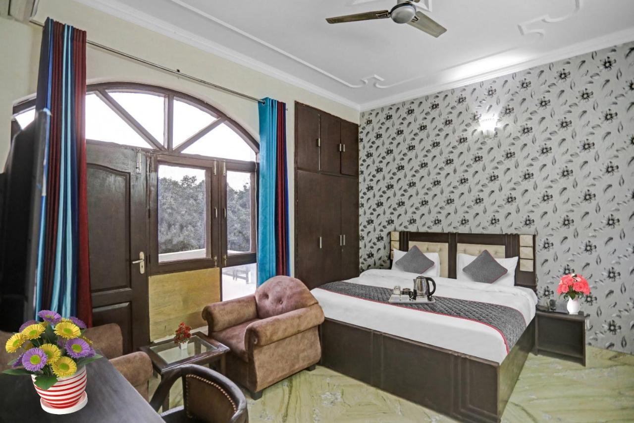 Townhouse The Premier View Near Iskcon Temple Noida酒店 外观 照片