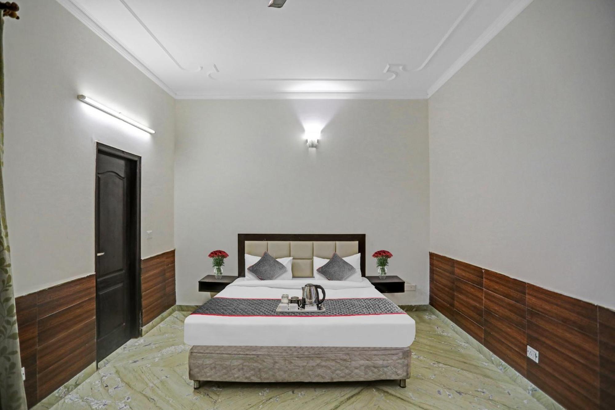 Townhouse The Premier View Near Iskcon Temple Noida酒店 外观 照片