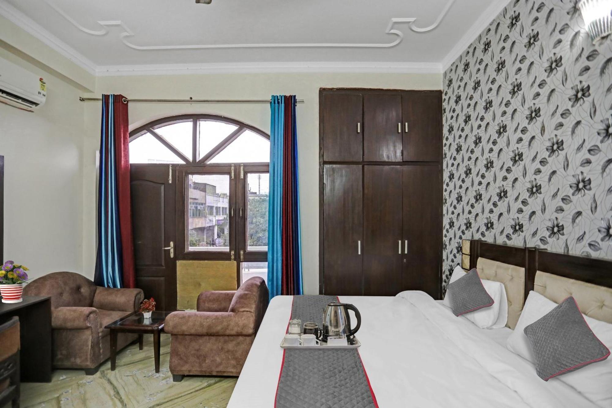 Townhouse The Premier View Near Iskcon Temple Noida酒店 外观 照片