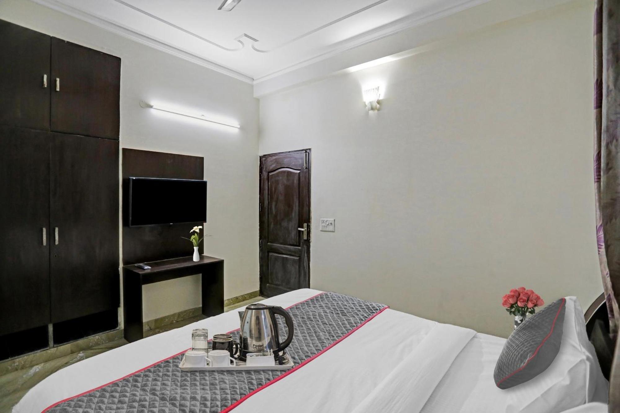 Townhouse The Premier View Near Iskcon Temple Noida酒店 外观 照片