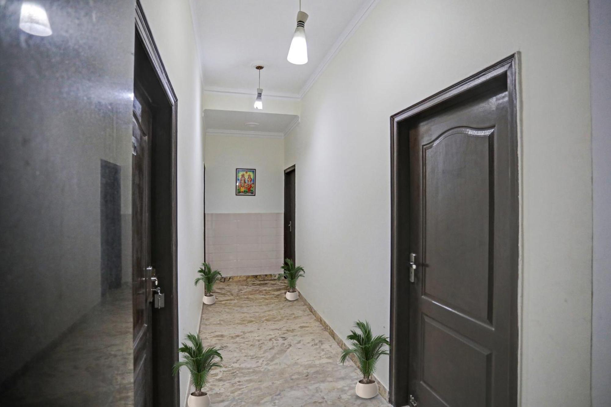 Townhouse The Premier View Near Iskcon Temple Noida酒店 外观 照片