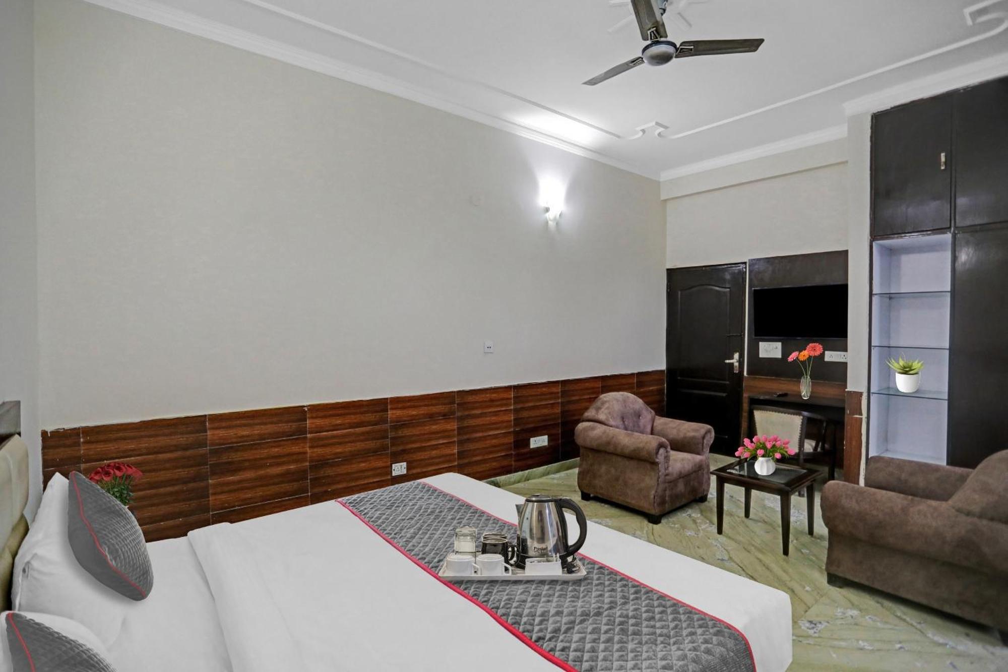 Townhouse The Premier View Near Iskcon Temple Noida酒店 外观 照片